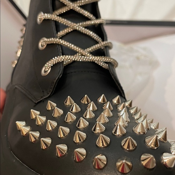 •CAPE ROBBIN• “Jadey” Spike Studs Rhinestone Chunky Lug Boots - Black // NIB - Picture 10 of 16